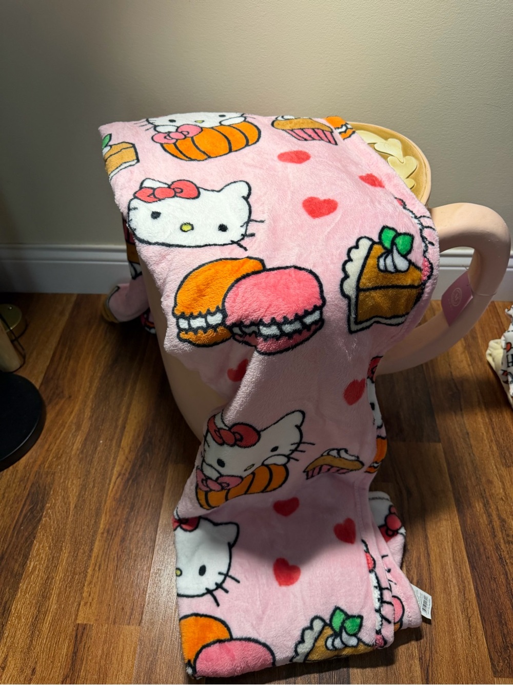2025 Hello Kitty Fall Pumpkin Pie & Macaroons Throw Blanket